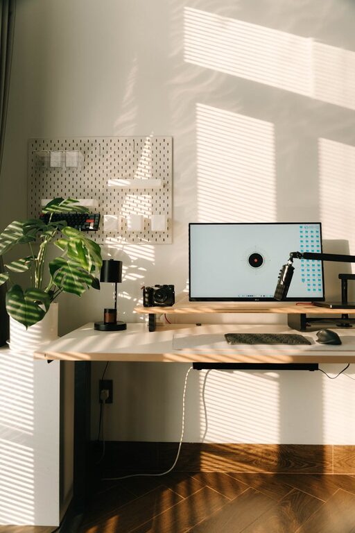 Tips for Creating a Relaxing Home Workspace to Boost Productivity and Comfort